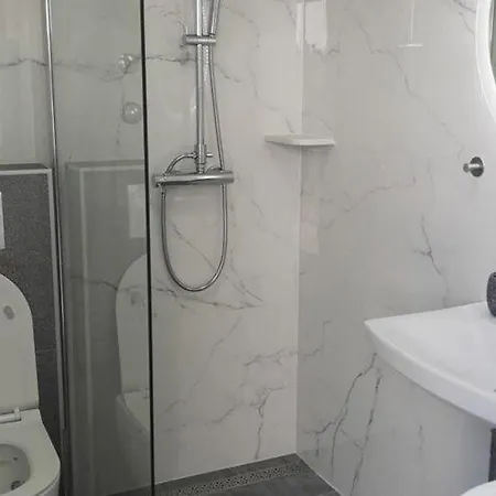 Lug Privlaka With Pool Apartment