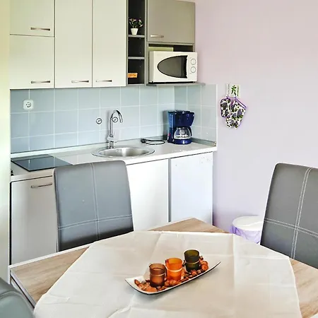 Lug Privlaka With Pool Apartment