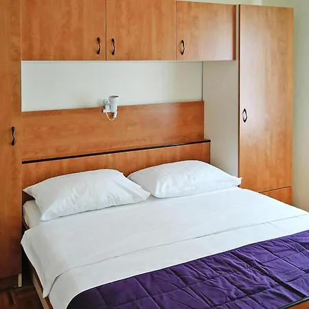 Lug Privlaka With Pool Apartment Privlaka (Zadar)