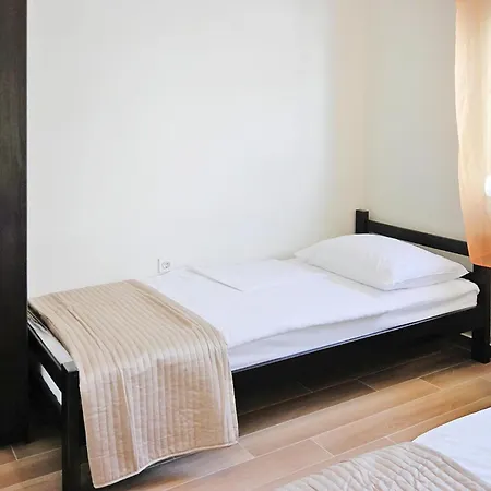 Lug With Pool Apartamento
